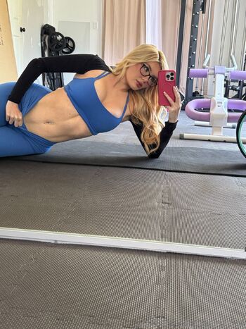 Elaina Vic / elainavice nude photo #29