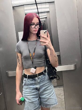 Elaine Berry / elaineberry nude photo #1