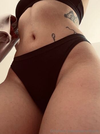 Eleanor havi / eleanorhavie nude photo #2