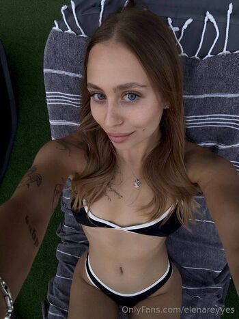 Elena Reye / elenareyyes nude photo #3
