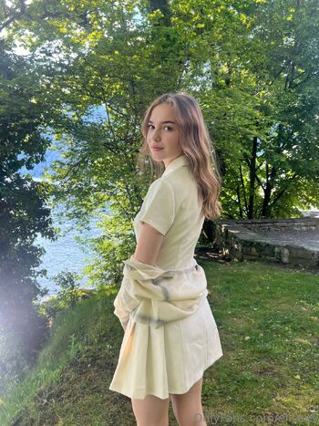 Elise / elisees nude photo #1