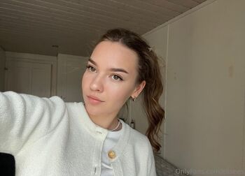 Elise / elisees nude photo #14