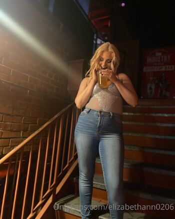 Elizabeth An / elizabethann0206 nude photo #18