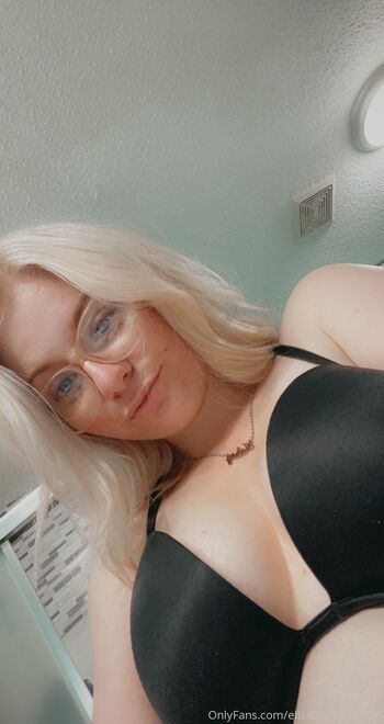 Elizabeth An / elizabethann0206 nude photo #35