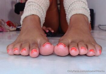 Elizabeth Bell / elizabethbella nude photo #1