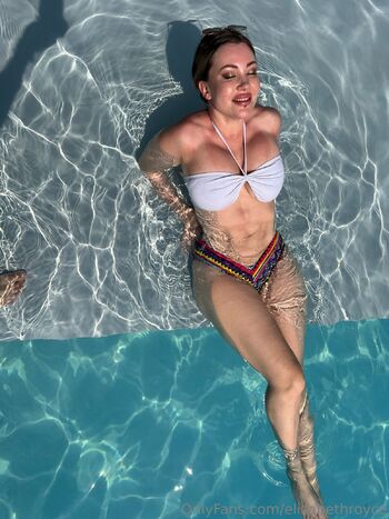 𝑬𝑳𝑰𝒁𝑨𝑩𝑬𝑻𝑯 𝑹𝑶𝒀𝑪𝑬 / elizabethroyce / elizabethsroyce nude photo #15