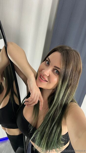 𝑬𝑳𝑰𝒁𝑨𝑩𝑬𝑻𝑯 𝑹𝑶𝒀𝑪𝑬 / elizabethroyce / elizabethsroyce nude photo #17