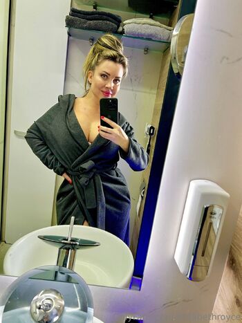 𝑬𝑳𝑰𝒁𝑨𝑩𝑬𝑻𝑯 𝑹𝑶𝒀𝑪𝑬 / elizabethroyce / elizabethsroyce nude photo #29