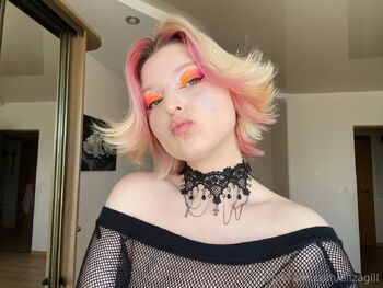 𝐻𝑒𝓁𝓁𝑜 𝐼𝓉𝓈 𝐸𝓁𝒾 ... / elizagill nude photo #5