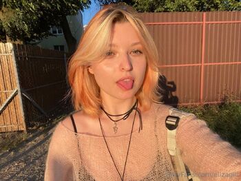 𝐻𝑒𝓁𝓁𝑜 𝐼𝓉𝓈 𝐸𝓁𝒾 ... / elizagill nude photo #7