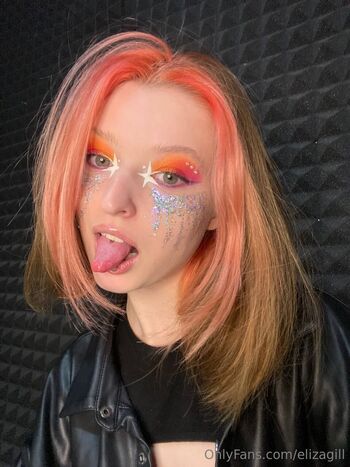 𝐻𝑒𝓁𝓁𝑜 𝐼𝓉𝓈 𝐸𝓁𝒾 ... / elizagill nude photo #9