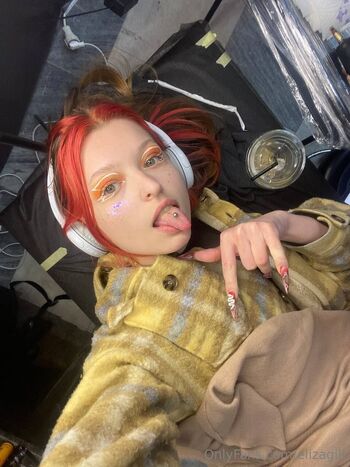 𝐻𝑒𝓁𝓁𝑜 𝐼𝓉𝓈 𝐸𝓁𝒾 ... / elizagill nude photo #11