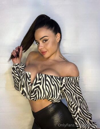 𝐻𝑒𝓁𝓁𝑜 𝐼𝓉𝓈 𝐸𝓁𝒾 ... / elizagill nude photo #28