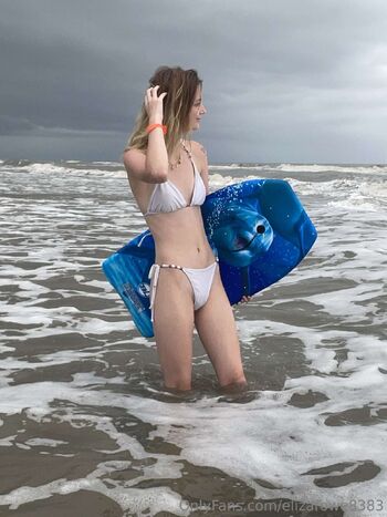 Eliza Row / elizarowe8383 nude photo #2