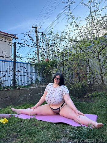 19 𝔂.𝓸 𝔈𝔩𝔦𝔷𝔞𝔟𝔢𝔱𝔥 / elizzza.beth / curvylizzzz nude photo #10