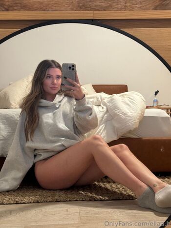 Ell / ellaa.b nude photo #11