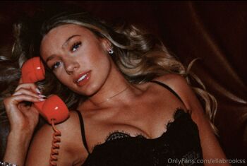 Ell / ellaa.b nude photo #20