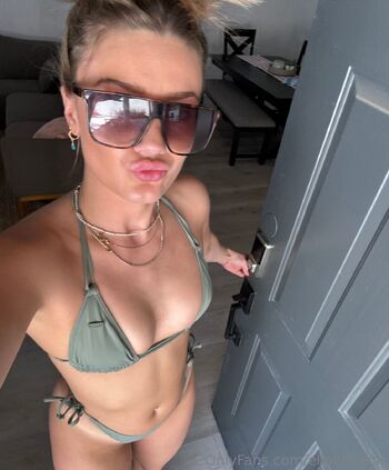 Ell / ellaa.b nude photo #21