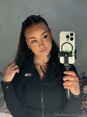 Ell / ellaee nude photo #17