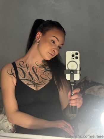 Ell / ellaee nude photo #18