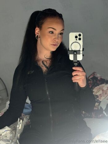 Ell / ellaee nude photo #19