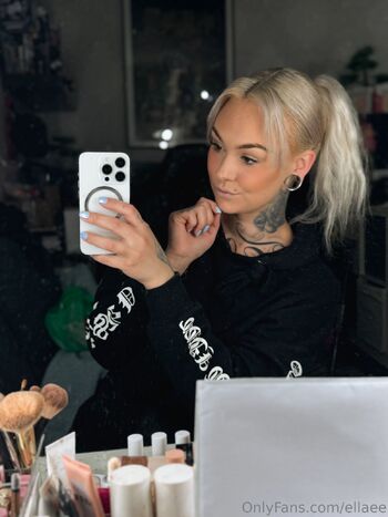 Ell / ellaee nude photo #25