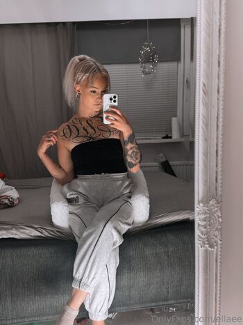 Ell / ellaee nude photo #33