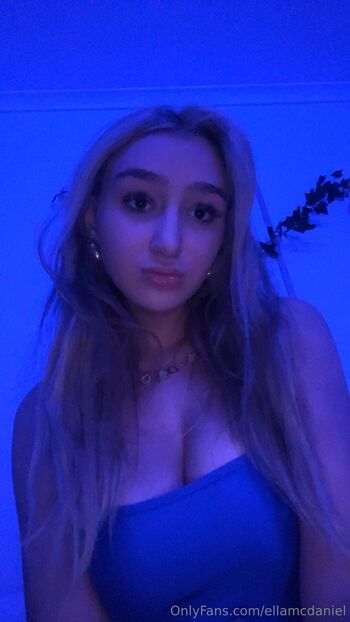 ell / ellamcdaniel nude photo #5