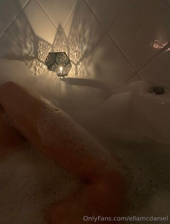 ell / ellamcdaniel nude photo #15