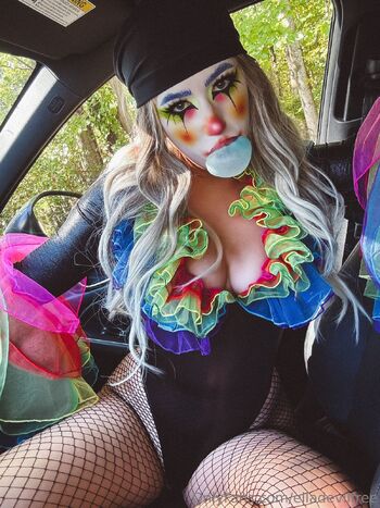 Ell / ellawearspradafree nude photo #9