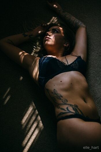 LETS PLAY / ellehart_free nude photo #2