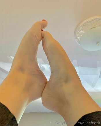 Elle J / ellesfeet8 nude photo #35
