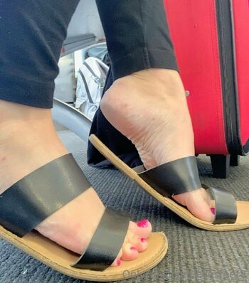 Elle J / ellesfeet8 nude photo #39