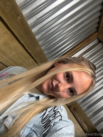 Ellie Edward / ellieedwardsxo nude photo #1