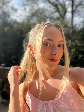 Ellie Edward / ellieedwardsxo nude photo #8