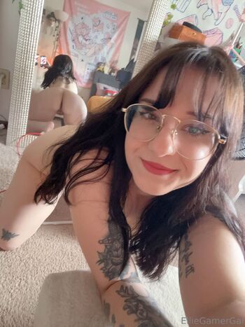 Ellie / elliegamergal nude photo #1