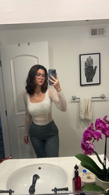Ellie Nova / ellienovaxxx nude photo #1