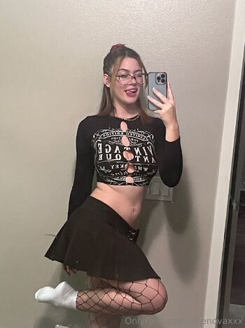 Ellie Nova / ellienovaxxx nude photo #10