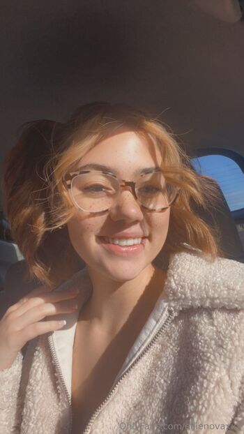 Ellie Nova / ellienovaxxx nude photo #12