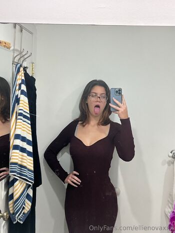 Ellie Nova / ellienovaxxx nude photo #14