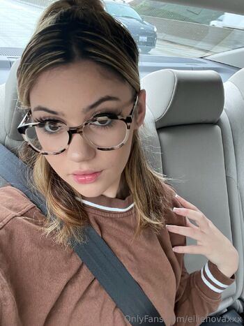 Ellie Nova / ellienovaxxx nude photo #15