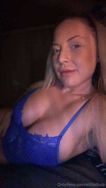 Carolin / ellitellivip nude photo #28