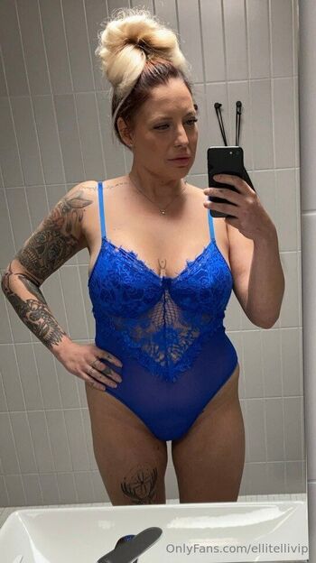 Carolin / ellitellivip nude photo #29