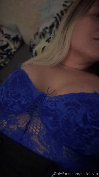 Carolin / ellitellivip nude photo #34