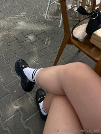 Elya Noi / ellya_noir nude photo #6