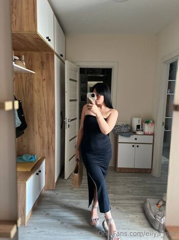 Elya Noi / ellya_noir nude photo #16