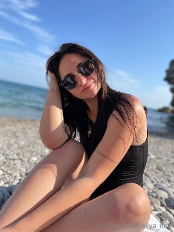 Elya Noi / ellya_noir nude photo #17