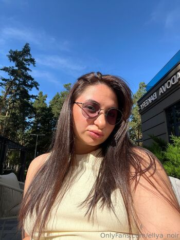 Elya Noi / ellya_noir nude photo #20