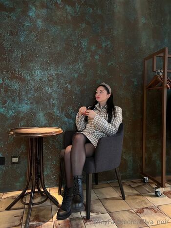 Elya Noi / ellya_noir nude photo #21