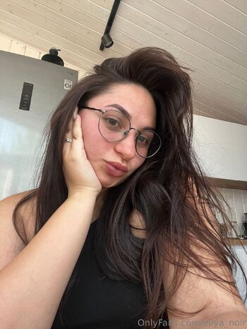 Elya Noi / ellya_noir nude photo #22